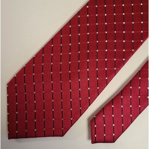 Croft & Barrow Red Necktie Diamond Geometric Silk Tie  3.5" x 57" Classic  EUC